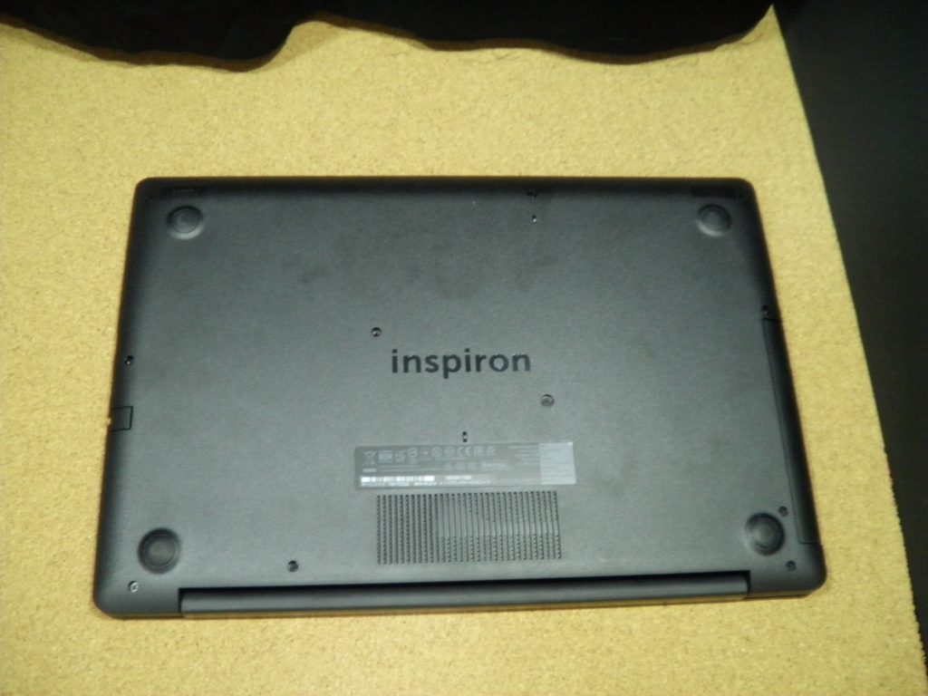 Inspiron 5575 の分解は面倒だった。 | 丸丸PC雑記